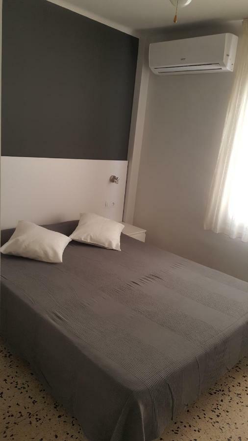 Hostal Can Joanet Cambrils Exterior photo